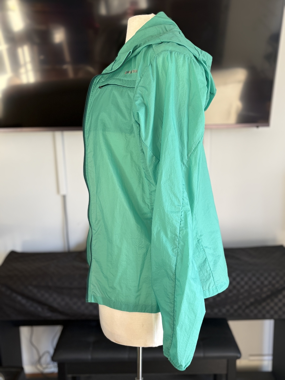 Patagonia Women’s Teal Windbreaker - Picture 6 of 8